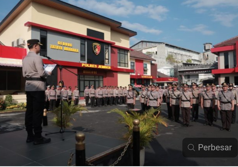 Kapolres Jember Pimpin Upacara Sertijab dan Pengukuhan Sejumlah Pejabat Utama Serta Kapolsek Jajaran Polres Jember.